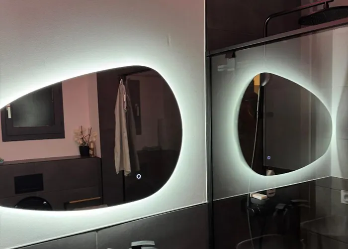 Jacuzzi, Massage Et ! Lägenhet *